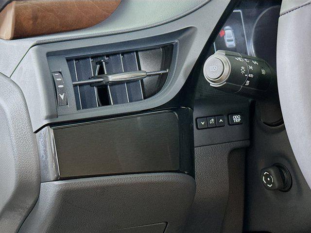 new 2025 Lexus ES 350 car, priced at $49,825