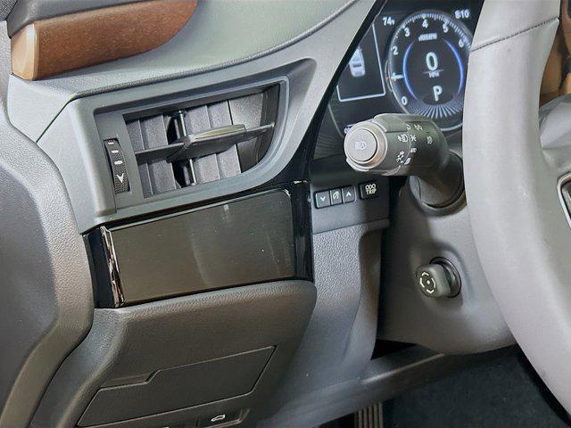 new 2025 Lexus ES 350 car, priced at $49,224