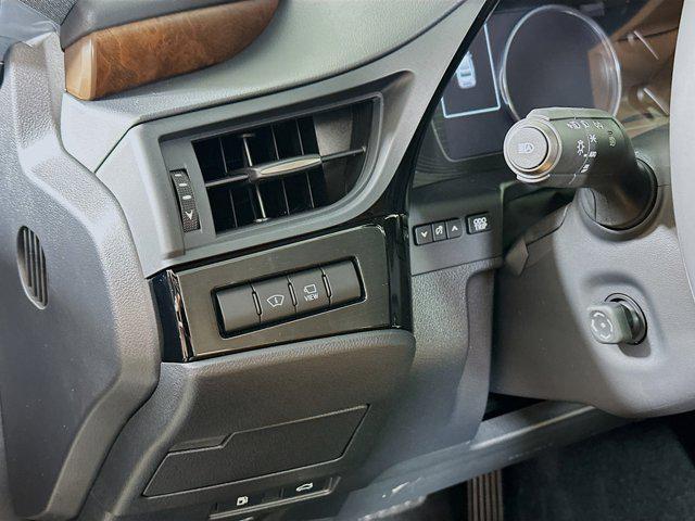 new 2025 Lexus ES 350 car, priced at $56,250
