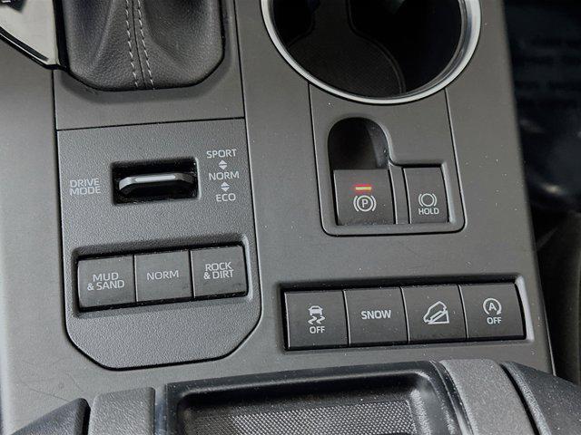 used 2022 Toyota Highlander car, priced at $37,021
