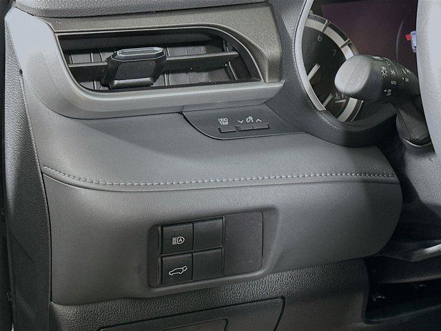 used 2022 Toyota Highlander car, priced at $37,021