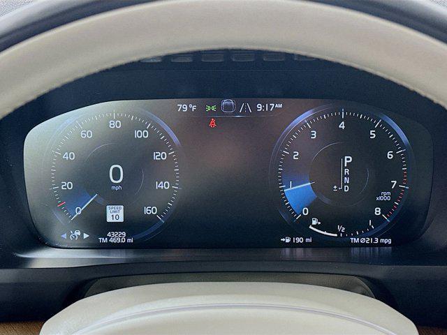 used 2022 Volvo XC90 car, priced at $39,517
