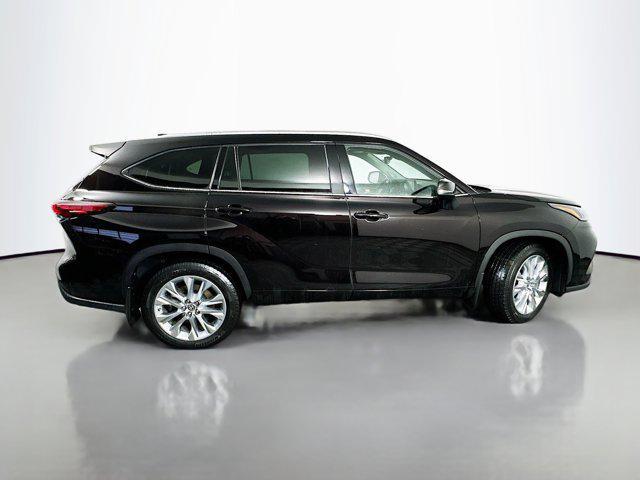 used 2020 Toyota Highlander car, priced at $30,685