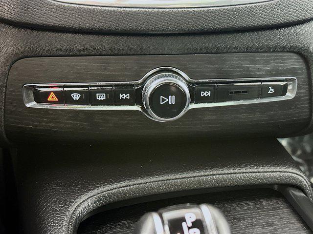 used 2020 Volvo XC90 car, priced at $27,887