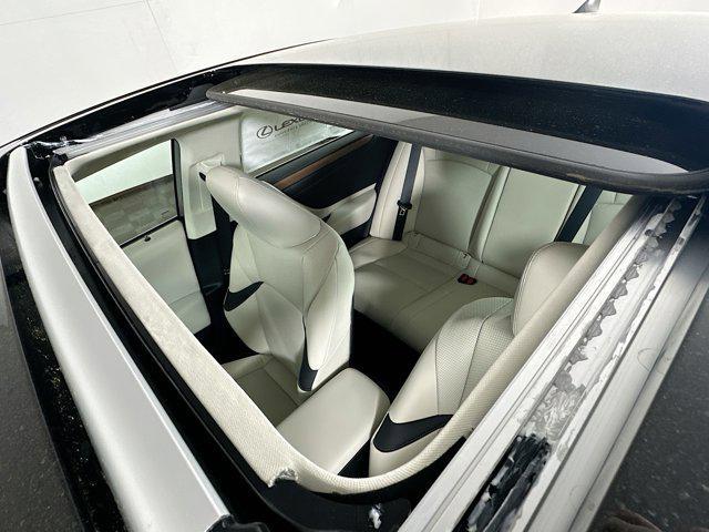 new 2025 Lexus ES 300h car, priced at $50,489