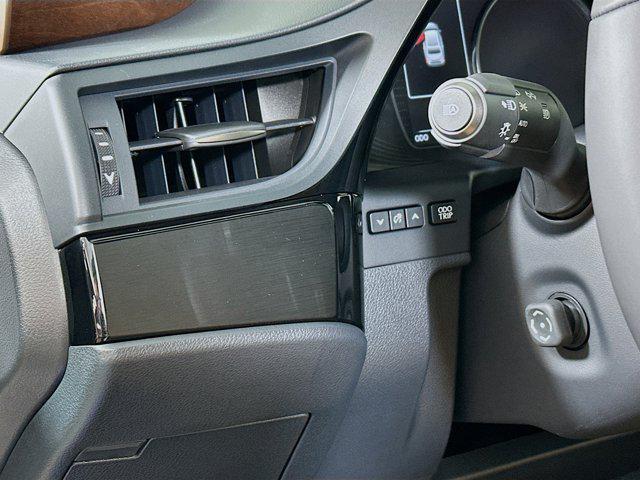 new 2025 Lexus ES 300h car, priced at $53,124