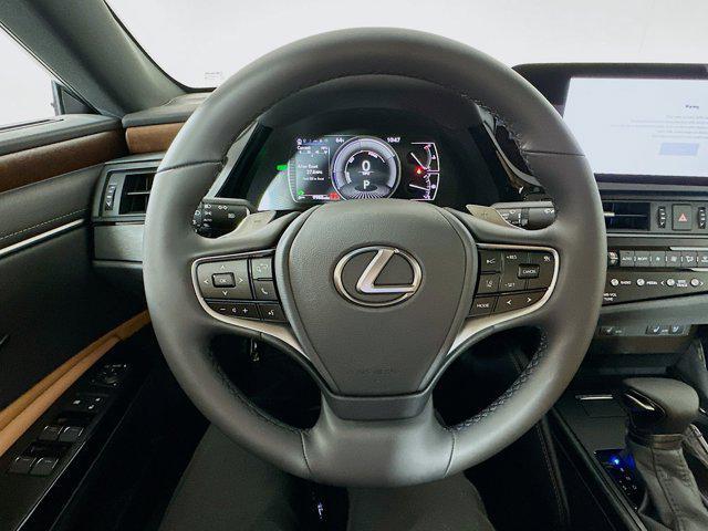 new 2025 Lexus ES 300h car, priced at $53,124