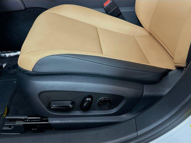 new 2025 Lexus ES 300h car, priced at $53,124