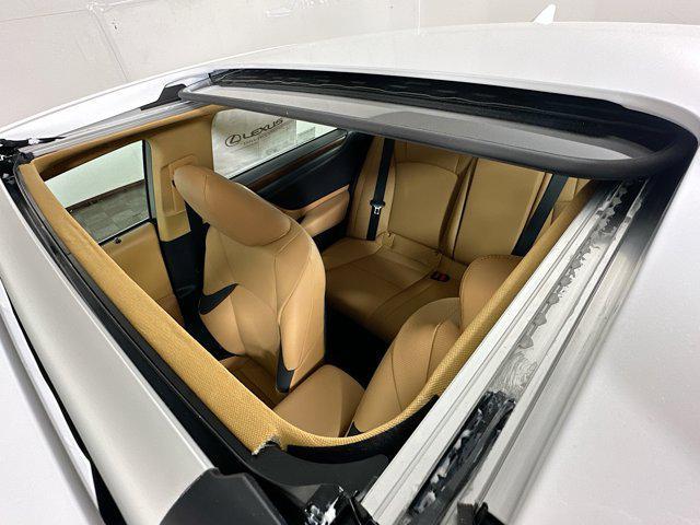 new 2025 Lexus ES 300h car, priced at $53,124