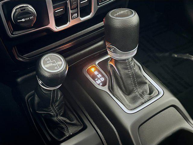 used 2025 Jeep Gladiator car, priced at $38,327