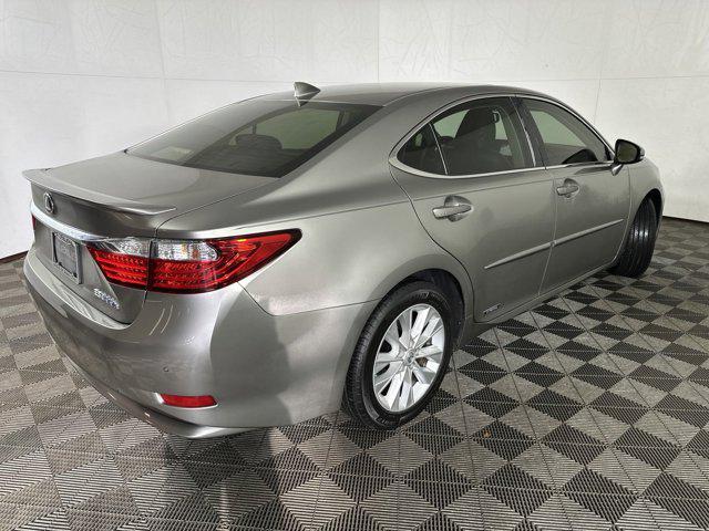 used 2015 Lexus ES 300h car, priced at $13,998