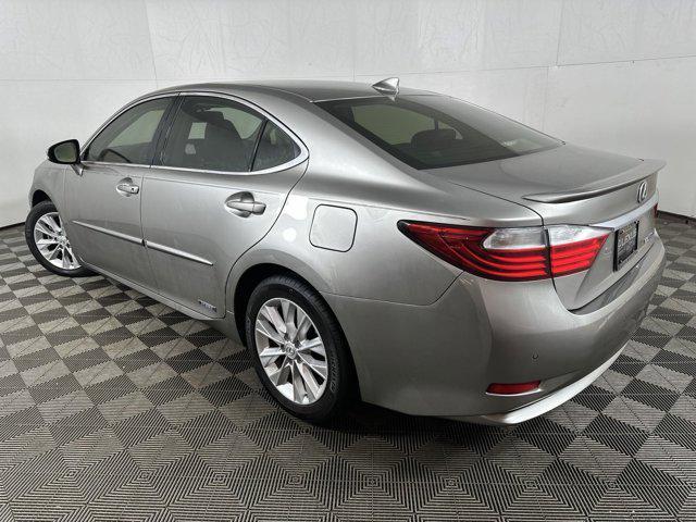 used 2015 Lexus ES 300h car, priced at $13,998