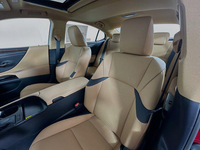 new 2025 Lexus ES 350 car, priced at $49,404