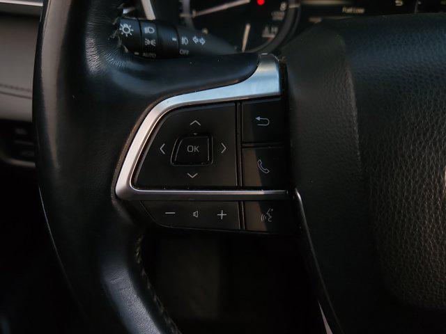 used 2020 Toyota Highlander car, priced at $25,033