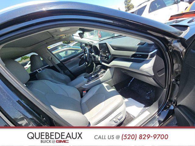 used 2021 Toyota Highlander car, priced at $33,821