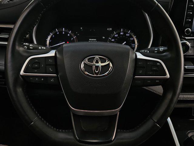 used 2022 Toyota Highlander car, priced at $32,698