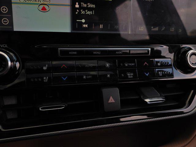 used 2021 Toyota Highlander car, priced at $34,992