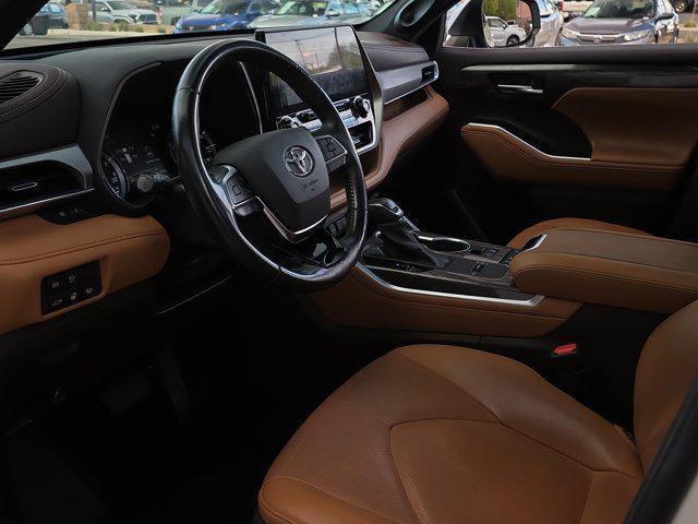 used 2021 Toyota Highlander car, priced at $34,992