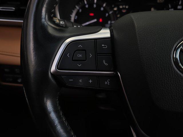 used 2021 Toyota Highlander car, priced at $34,992