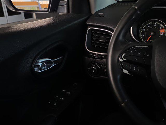 used 2020 Jeep Cherokee car, priced at $15,492