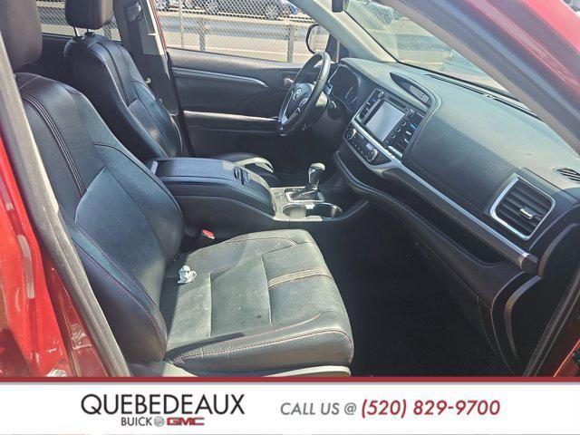 used 2019 Toyota Highlander car, priced at $25,704