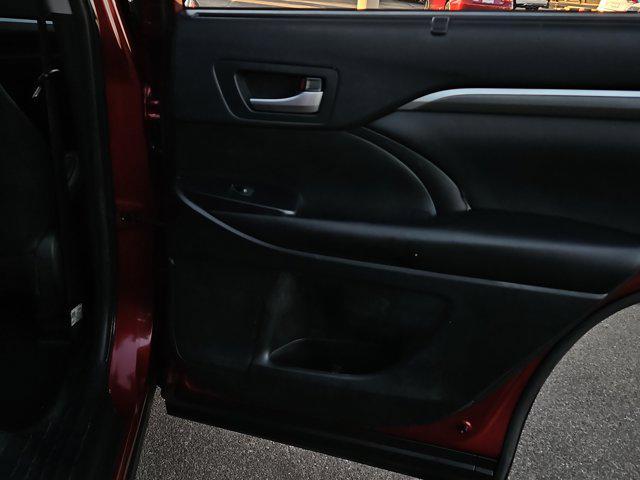 used 2019 Toyota Highlander car, priced at $25,593