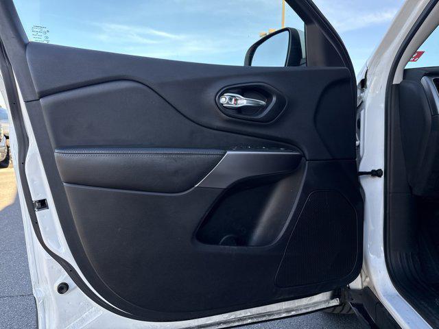 used 2019 Jeep Cherokee car, priced at $13,493