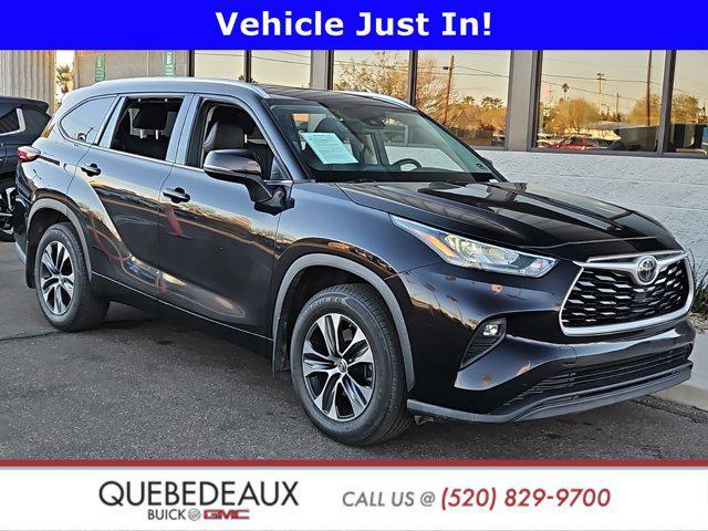 used 2020 Toyota Highlander car, priced at $25,880