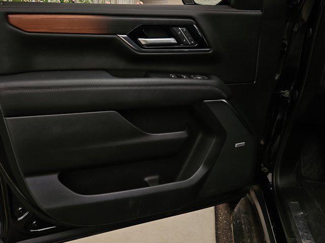 used 2025 GMC Yukon car, priced at $89,995