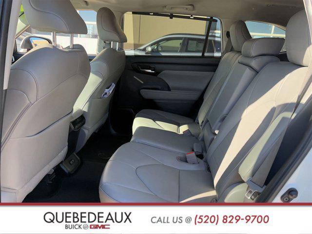 used 2021 Toyota Highlander car, priced at $31,266