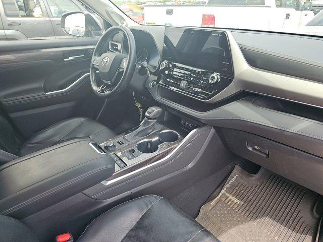 used 2020 Toyota Highlander car, priced at $28,061