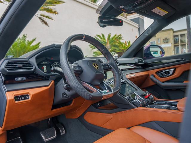 used 2022 Lamborghini Urus car, priced at $229,995