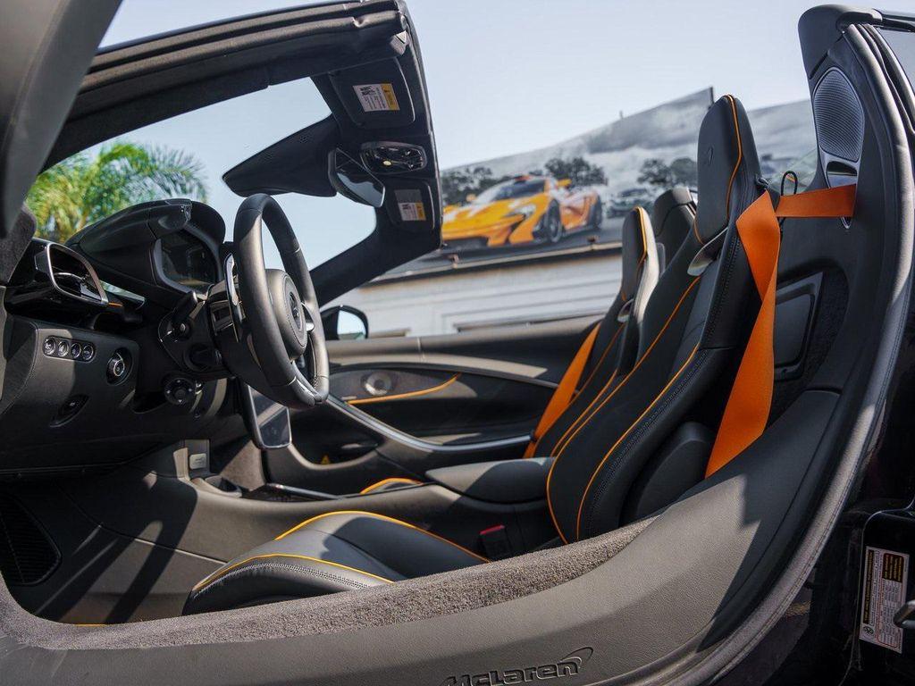 new 2025 McLaren Artura car, priced at $328,698