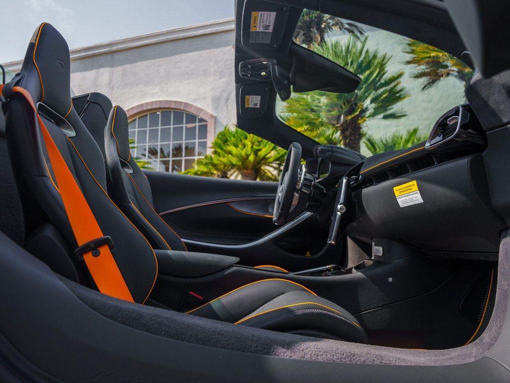 new 2025 McLaren Artura car, priced at $328,698