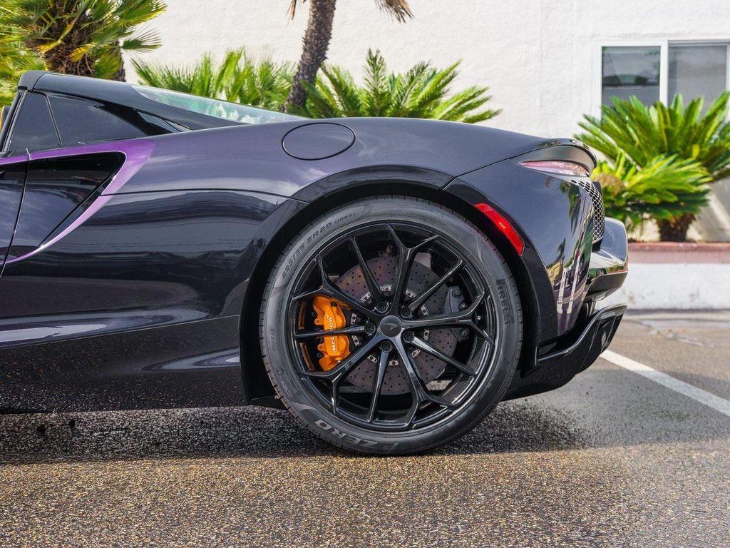 new 2025 McLaren Artura car, priced at $328,698