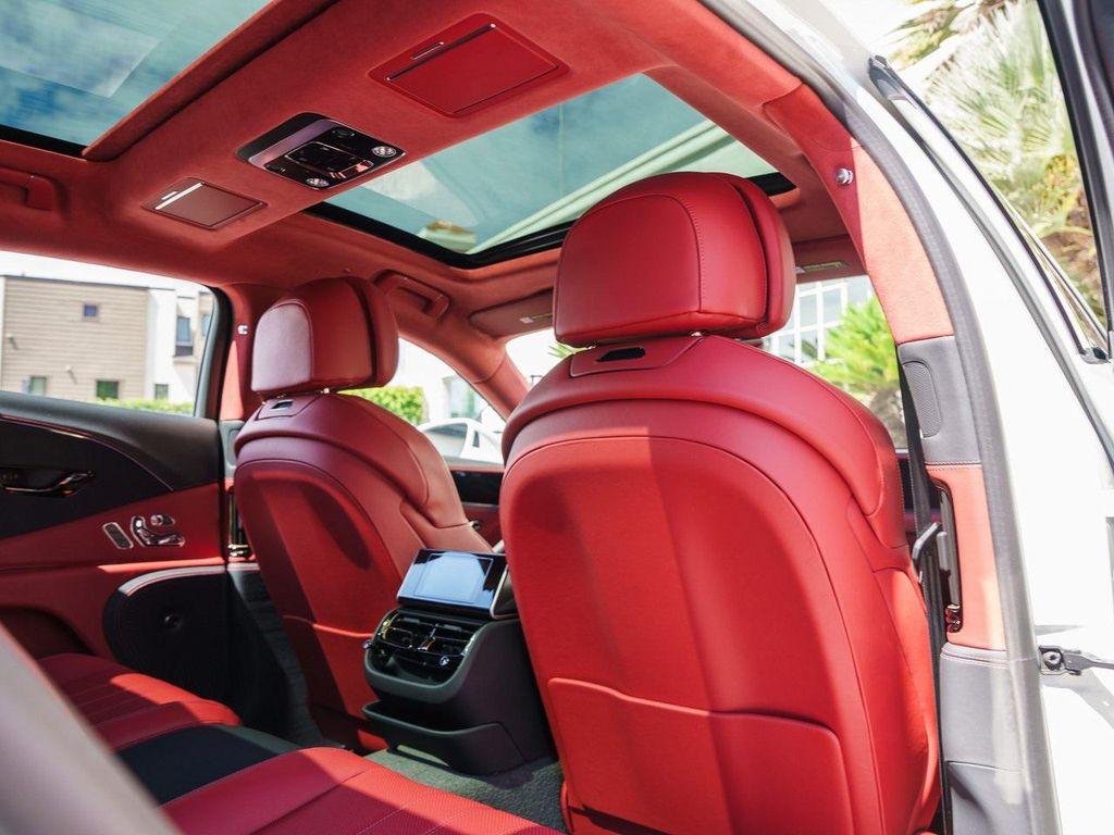 new 2025 Bentley Flying Spur car, priced at $290,370