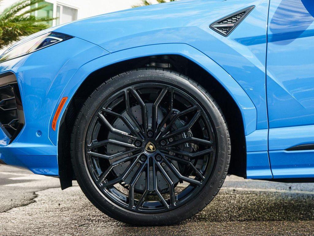 new 2025 Lamborghini Urus car, priced at $349,930