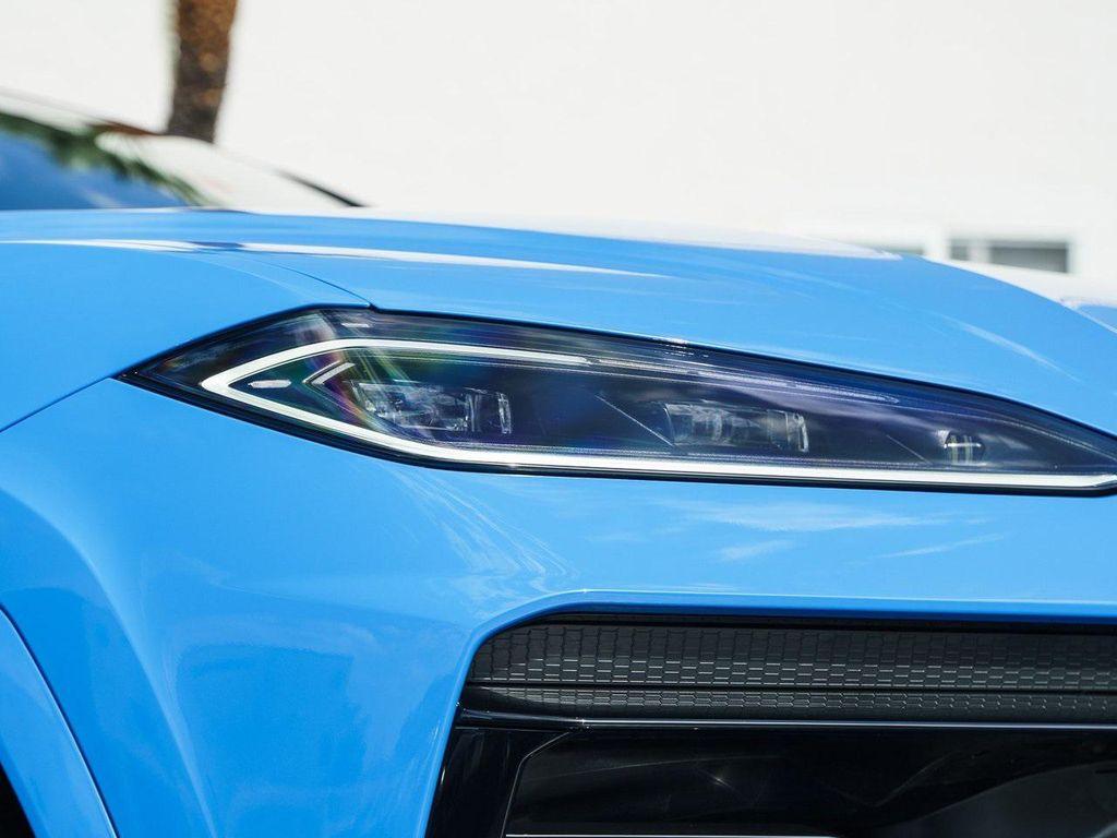 new 2025 Lamborghini Urus car, priced at $349,930