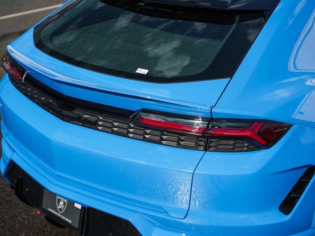 new 2025 Lamborghini Urus car, priced at $349,930