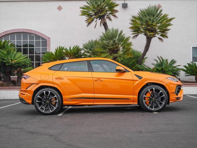 new 2024 Lamborghini Urus car, priced at $302,519