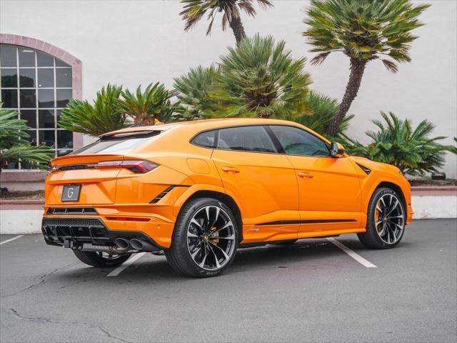 new 2024 Lamborghini Urus car, priced at $302,519