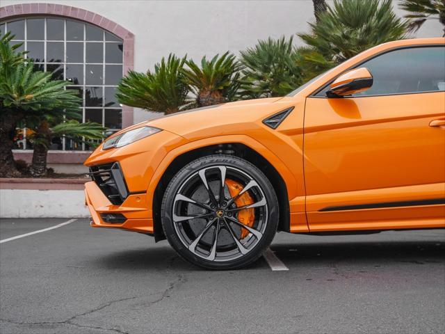 new 2024 Lamborghini Urus car, priced at $302,519