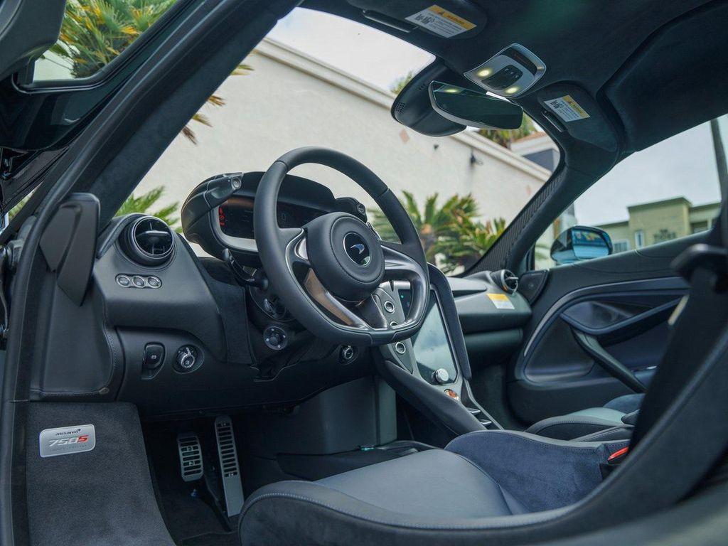 new 2025 McLaren 750S car, priced at $411,693