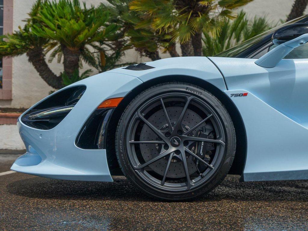 new 2025 McLaren 750S car, priced at $411,693