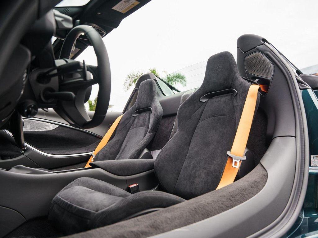 new 2025 McLaren Artura car, priced at $312,198