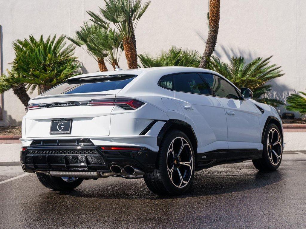 used 2024 Lamborghini Urus car, priced at $273,000