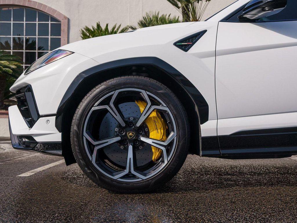 used 2024 Lamborghini Urus car, priced at $273,000