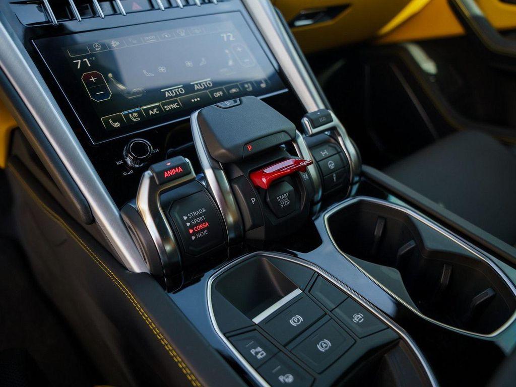used 2024 Lamborghini Urus car, priced at $273,000