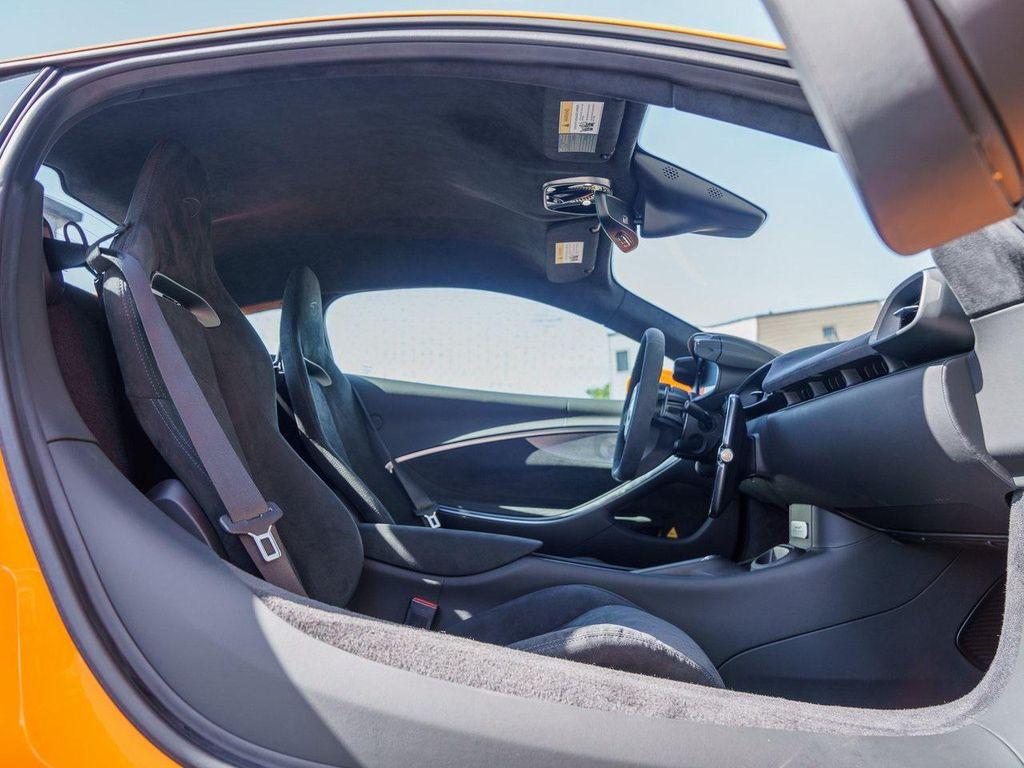 used 2025 McLaren Artura car, priced at $249,995