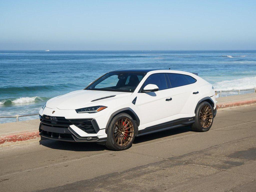 used 2023 Lamborghini Urus car, priced at $264,887